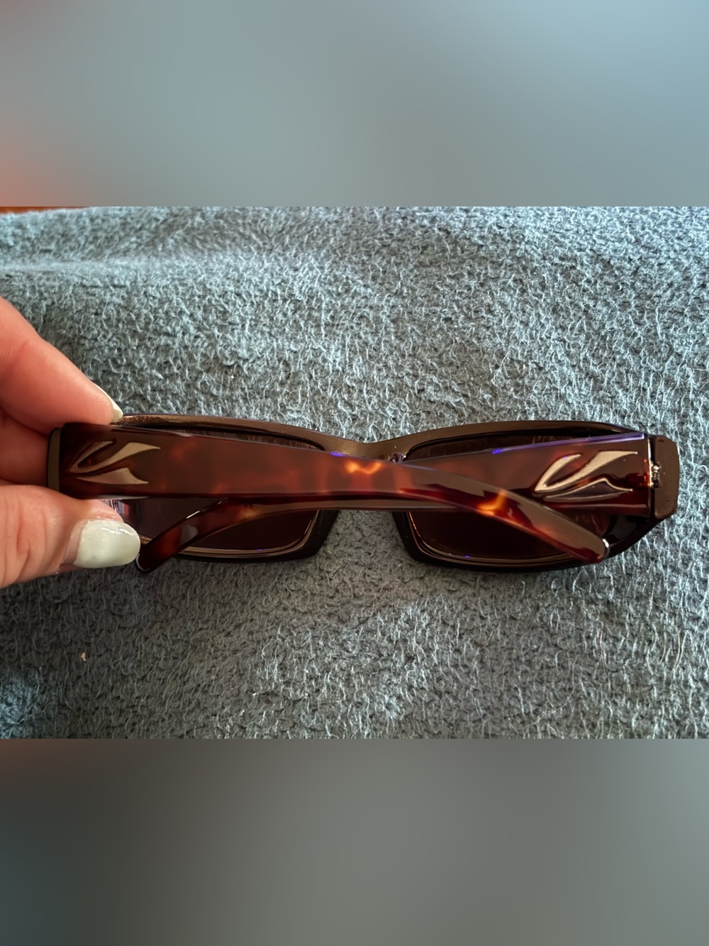 Kaenon Women’s Brown Tortoise Rectangle Polarized Sunglasses - Picture 3 of 11